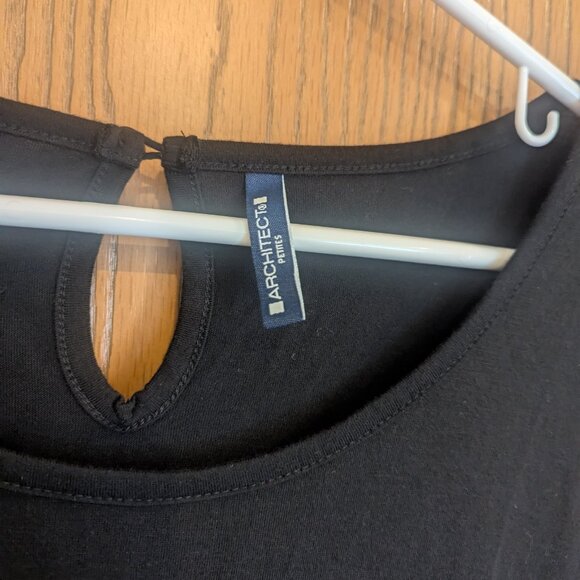 Architect Flutter Elbow Sleeves Black Top with Keyhole Button Back-Large Petite - Picture 3 of 5